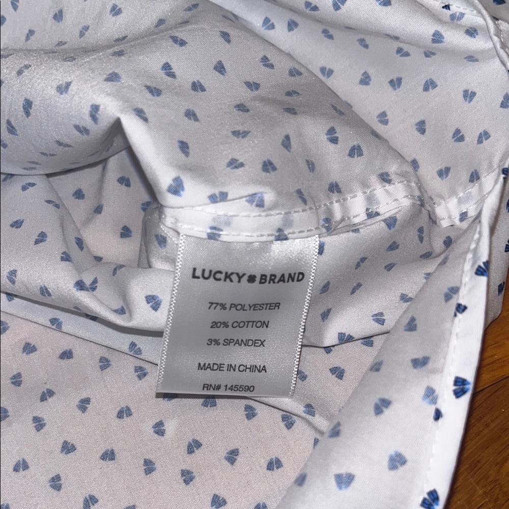🌷 Lucky Brand White Shirt with Blue Dots - Picture 9 of 9